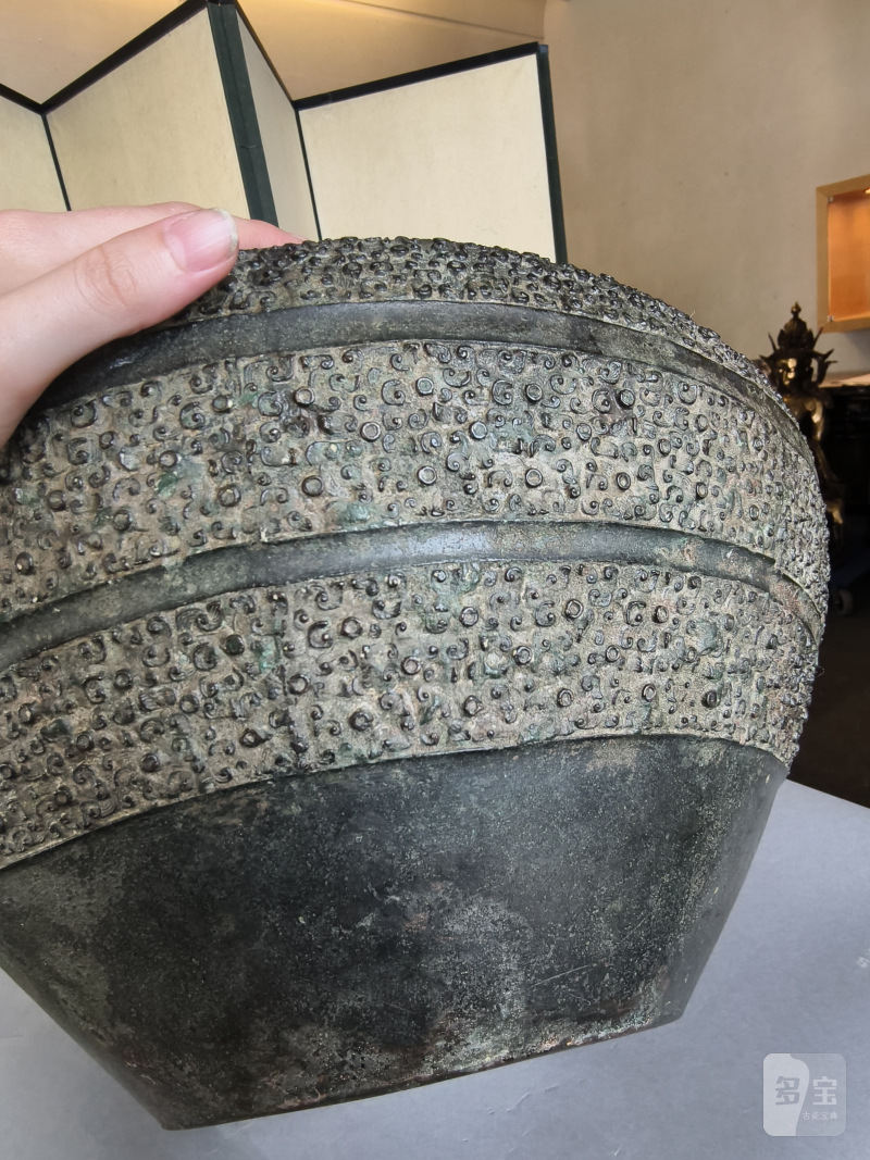 An archaic bronze vessel 'ling' - 图26